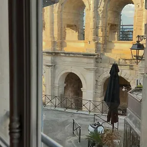In Arles: De L'amphitheatre Arles